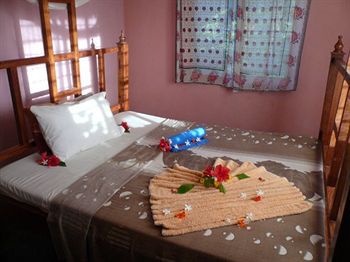 Pakachi & Hotell 2*